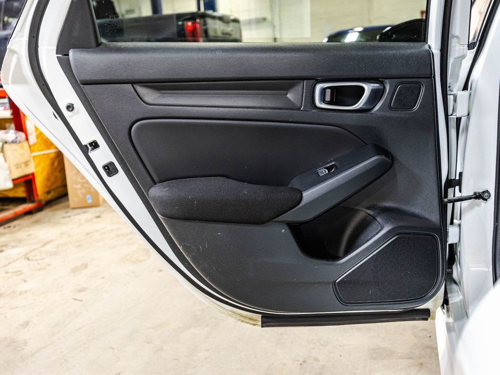 2025 Honda Civic Sedan Hybrid SPORT in Montréal, Quebec - 12 - w1024h768px