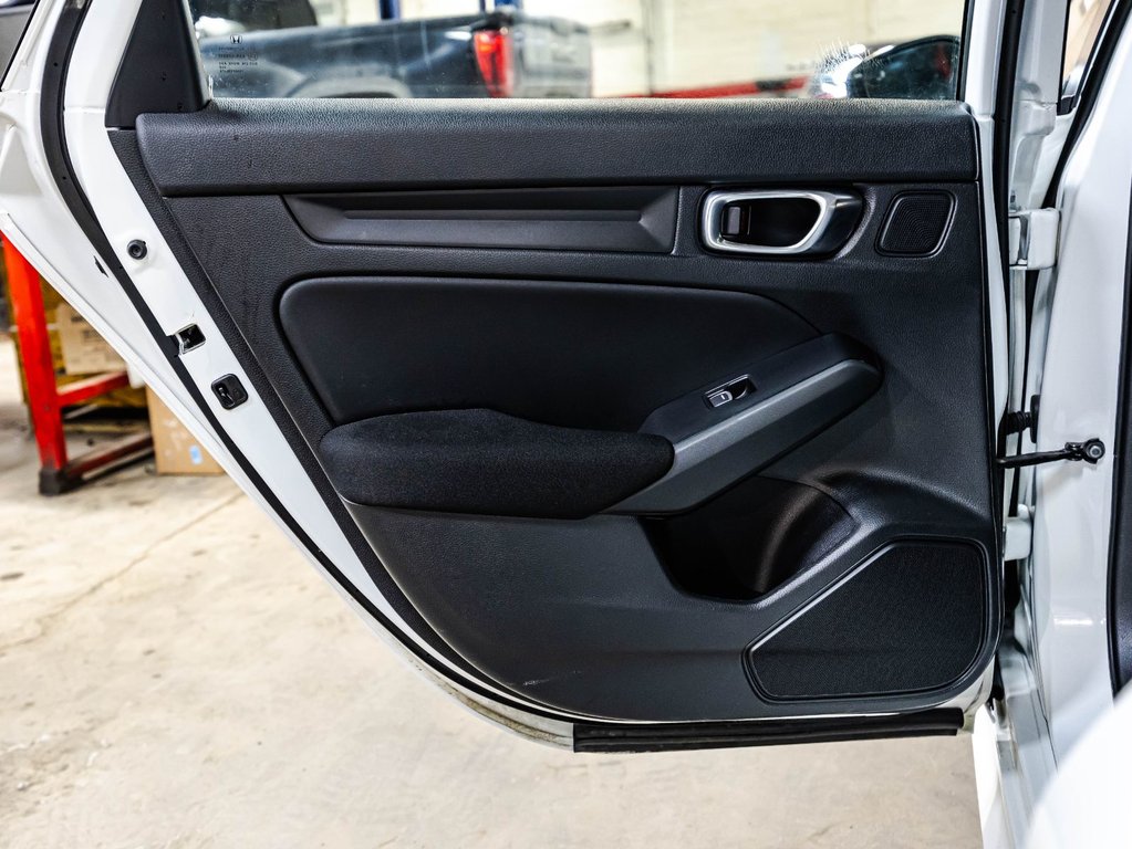 2025 Honda Civic Sedan Hybrid Sport in Montréal, Quebec - 12 - w1024h768px