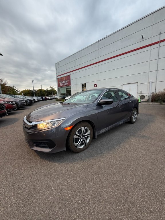 2018 Honda Civic Sedan LX in Montréal, Quebec - 1 - w1024h768px