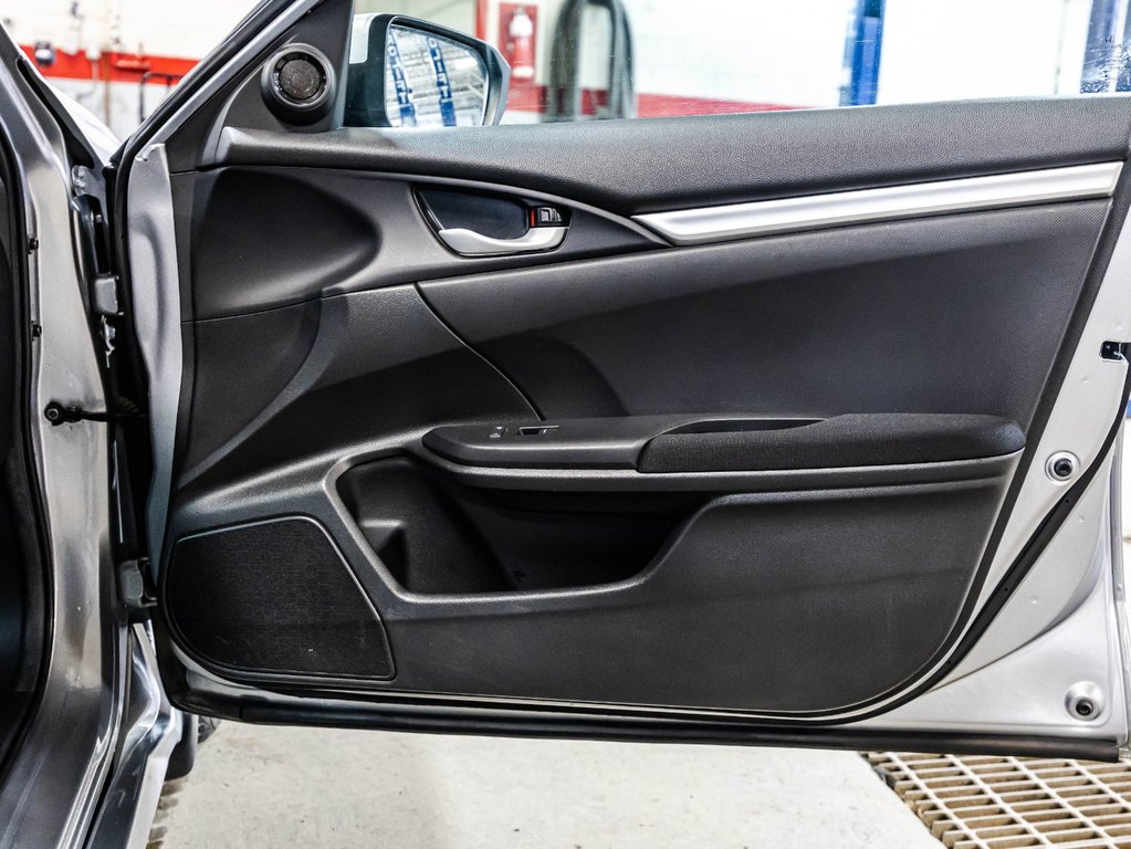 2019 Honda Civic Sedan LX in Montréal, Quebec - 16 - w1024h768px