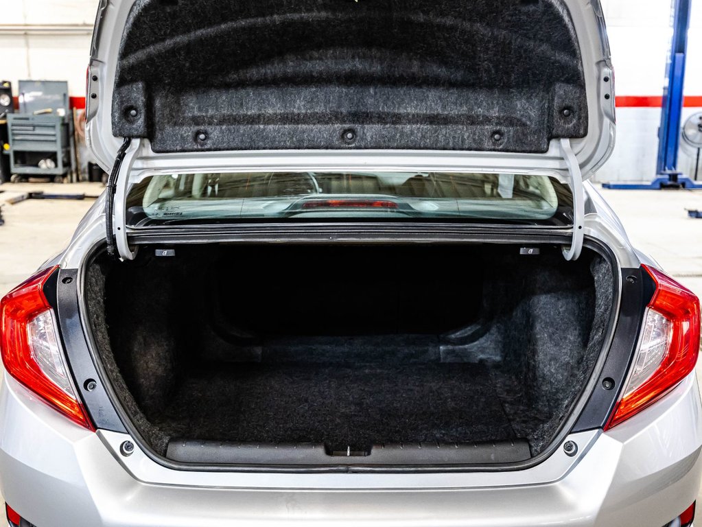 2019 Honda Civic Sedan LX in Montréal, Quebec - 15 - w1024h768px