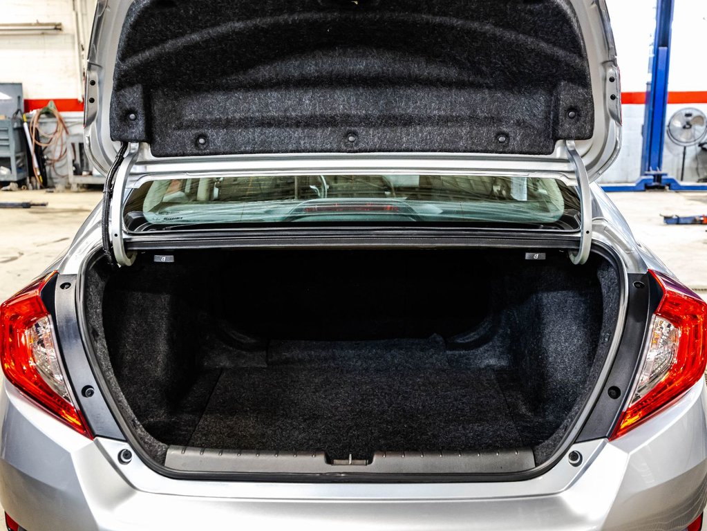 2021 Honda Civic Sedan LX in Montréal, Quebec - 15 - w1024h768px