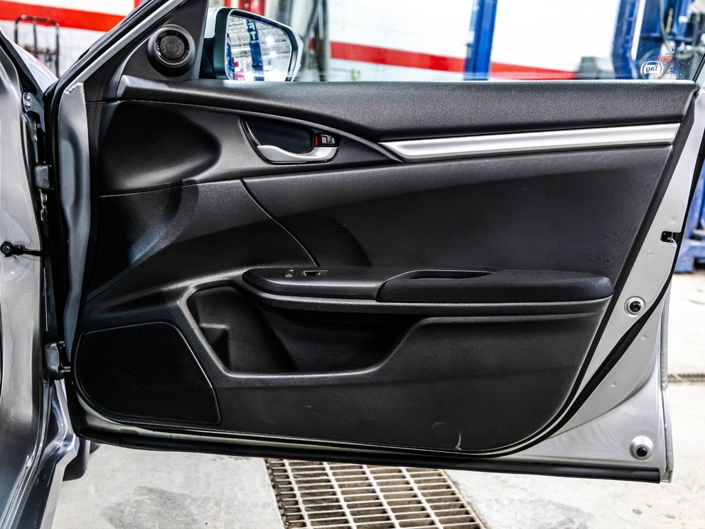 2021 Honda Civic Sedan LX in Montréal, Quebec - 16 - w1024h768px