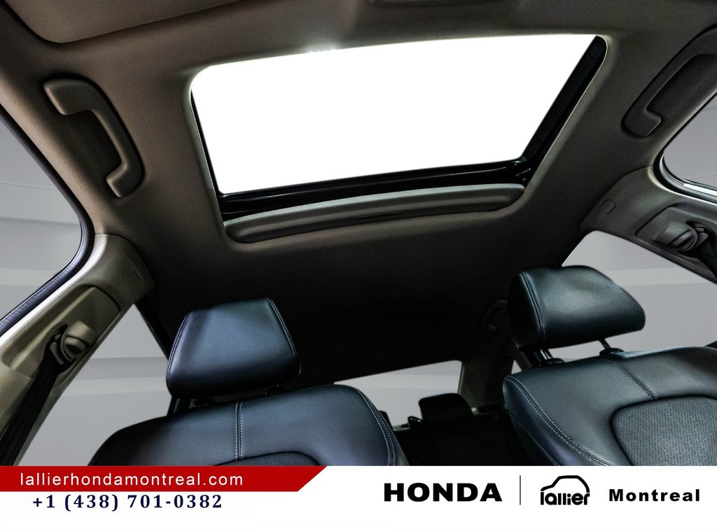 2022 Honda Civic Sedan Touring in Montréal, Quebec - 19 - w1024h768px