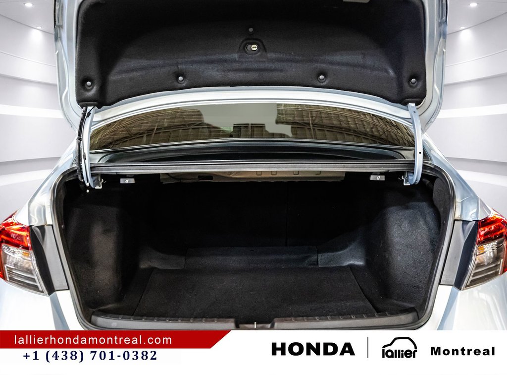 2022 Honda Civic Sedan Touring in Montréal, Quebec - 16 - w1024h768px