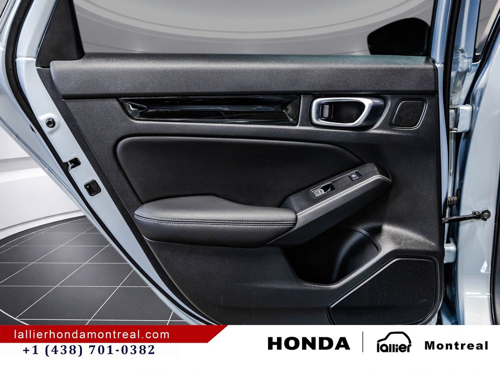2022 Honda Civic Sedan Touring in Montréal, Quebec - 13 - w1024h768px