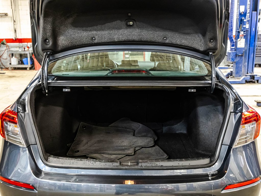 Honda Civic Sedan SPORT 2023 à Montréal, Québec - 15 - w1024h768px