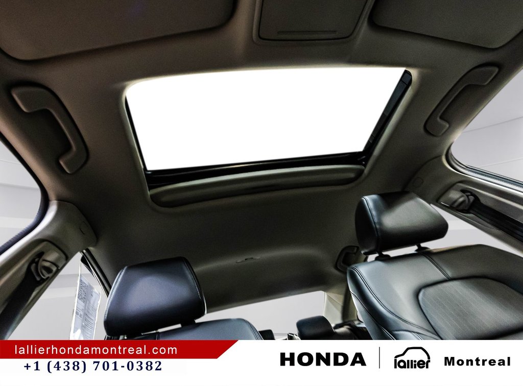 2023 Honda Civic Sedan Touring in Montréal, Quebec - 19 - w1024h768px