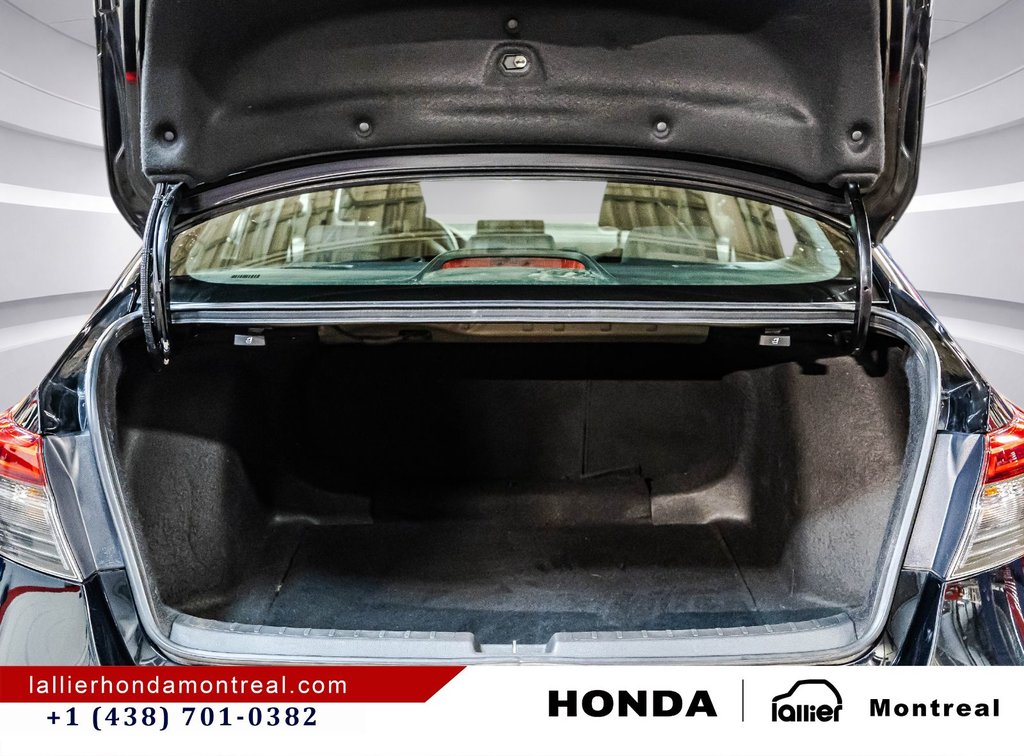 2023 Honda Civic Sedan SPORT in Montréal, Quebec - 15 - w1024h768px
