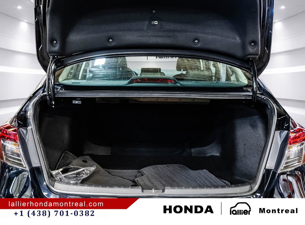 Honda Civic Sedan LX 2025 à Montréal, Québec - 15 - w1024h768px
