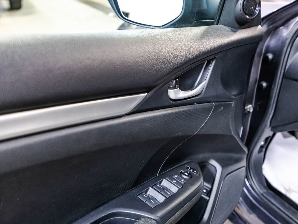 Honda Civic LX 2016 à Montréal, Québec - 11 - w1024h768px