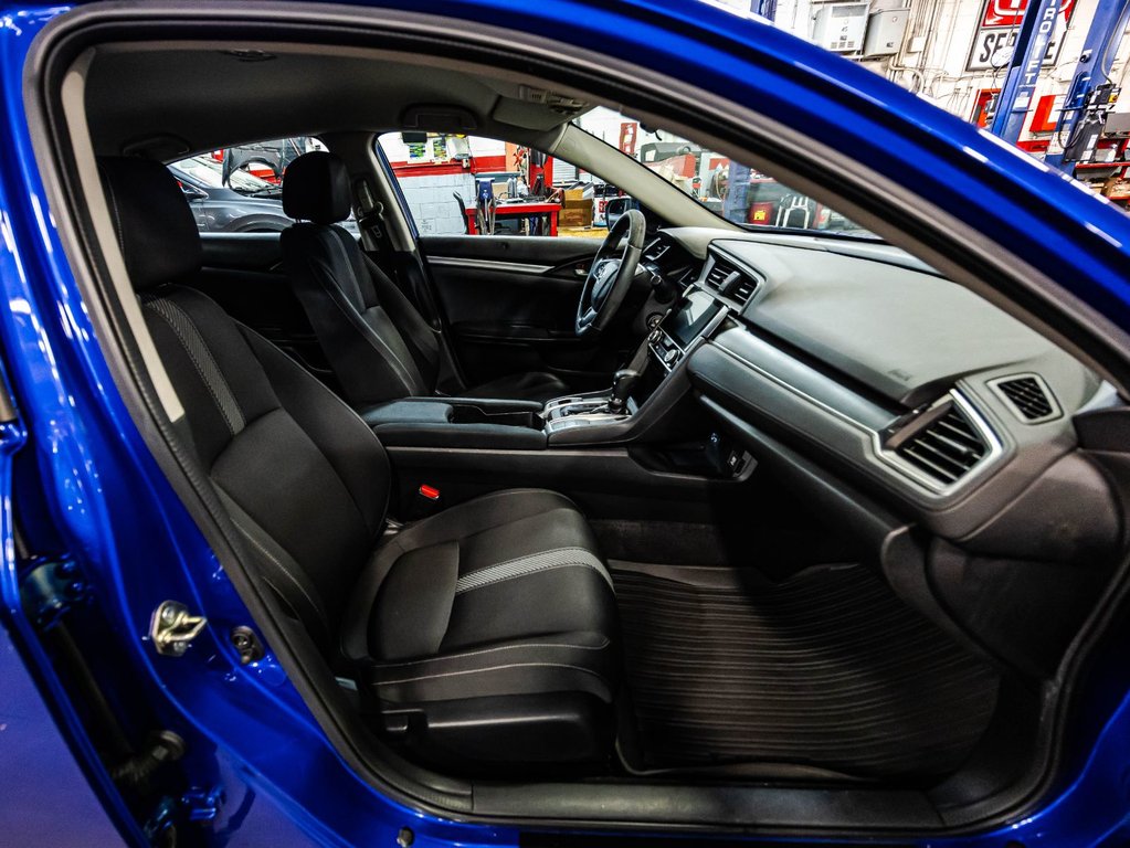 Honda Civic LX 2017 à , Québec - 17 - w1024h768px