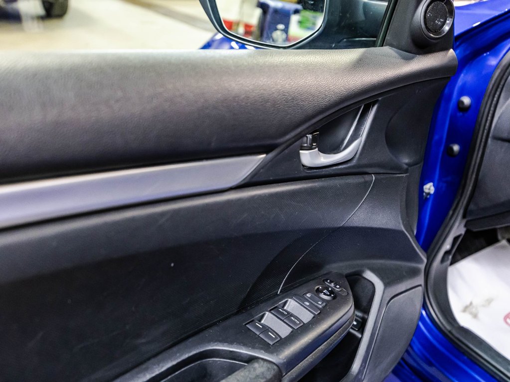 2018 Honda Civic LX in Montréal, Quebec - 11 - w1024h768px