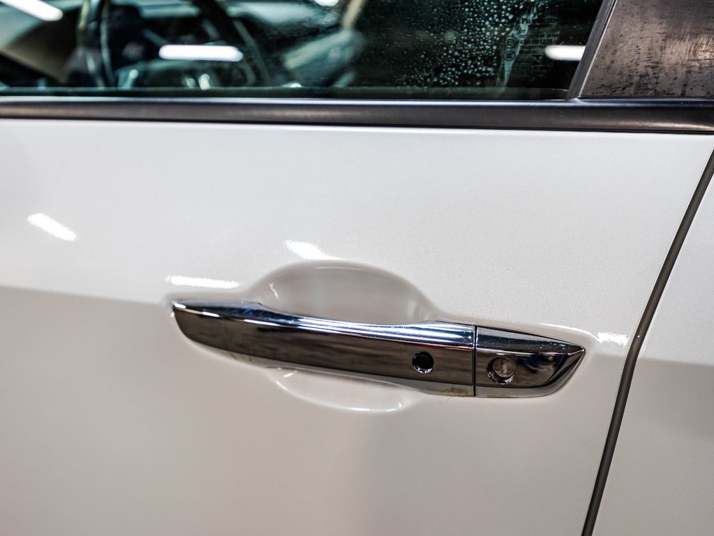 2019 Honda Civic Touring in Montréal, Quebec - 11 - w1024h768px