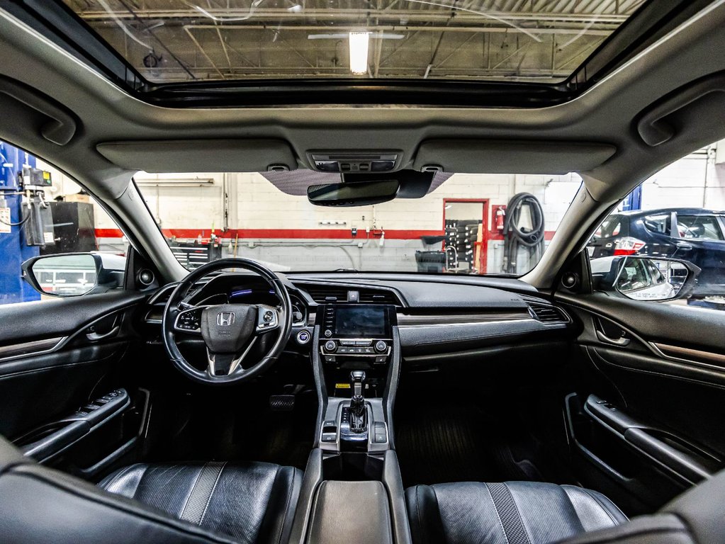 2019 Honda Civic Touring in Montréal, Quebec - 15 - w1024h768px