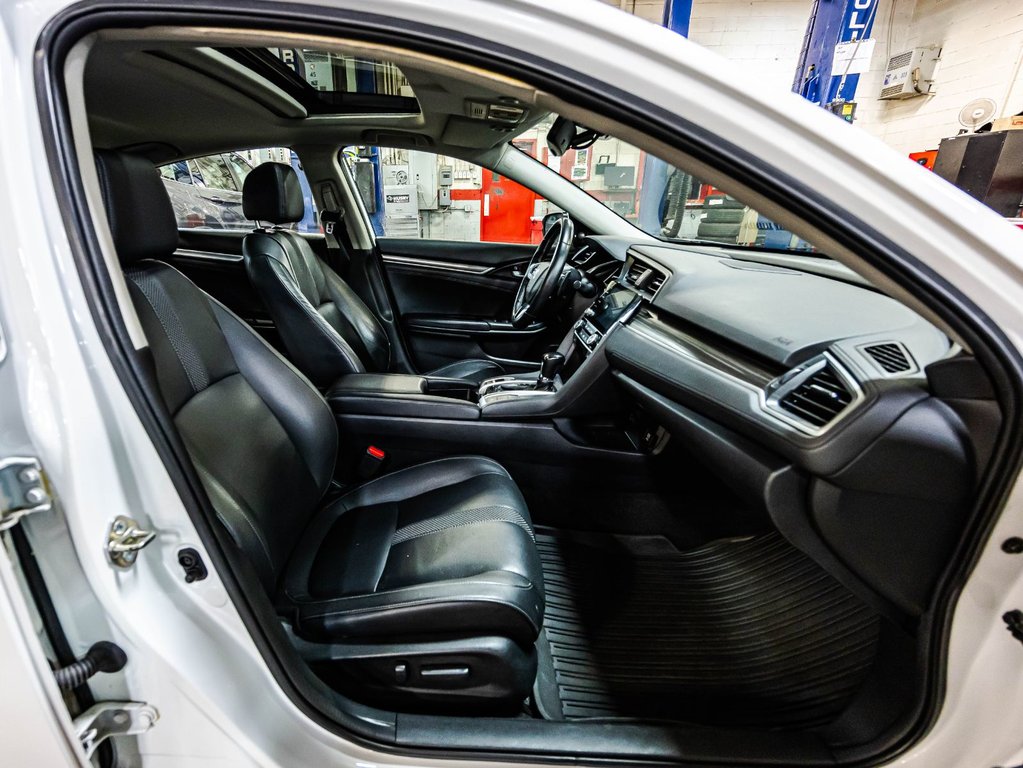 2019 Honda Civic Touring in Montréal, Quebec - 18 - w1024h768px