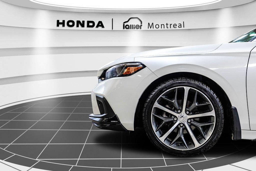 2022 Honda Civic Touring in Montréal, Quebec - 10 - w1024h768px