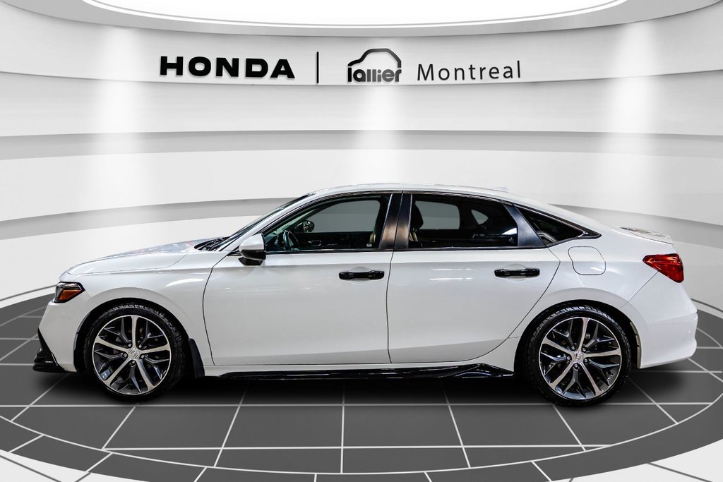 2022 Honda Civic Touring in Montréal, Quebec - 4 - w1024h768px