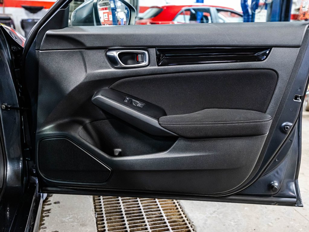 2022 Honda Civic EX in Montréal, Quebec - 16 - w1024h768px