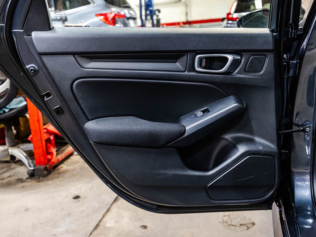Honda Civic LX 2023 à Montréal, Québec - 12 - w1024h768px