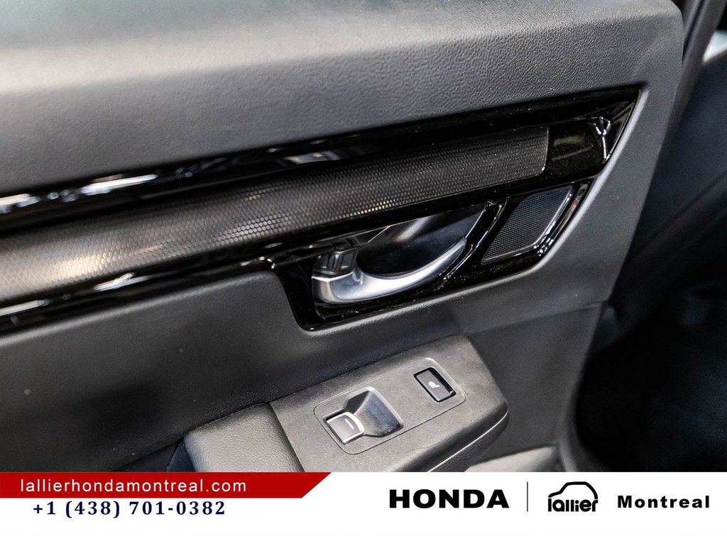 2023 Honda CR-V Hybrid Touring in Montréal, Quebec - 13 - w1024h768px