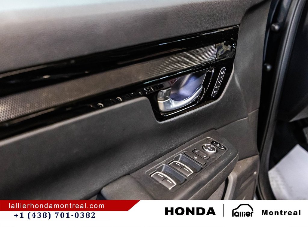2023 Honda CR-V Hybrid Touring in Montréal, Quebec - 12 - w1024h768px