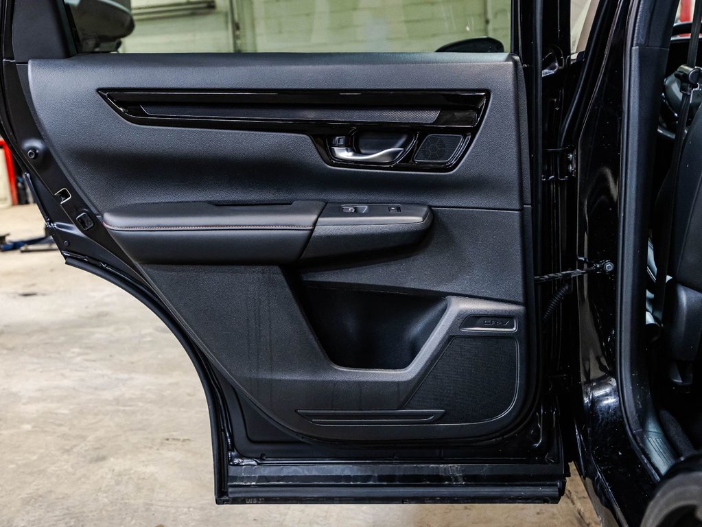 Honda CR-V Hybrid Touring 2024 à Montréal, Québec - 13 - w1024h768px