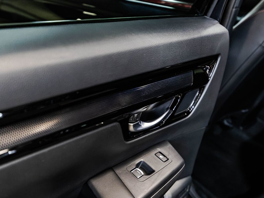 Honda CR-V Hybrid Touring 2024 à Montréal, Québec - 12 - w1024h768px