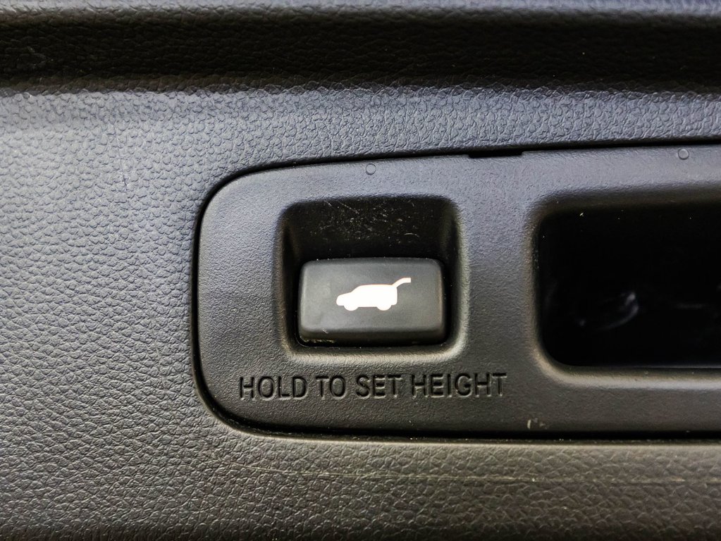 2024 Honda CR-V Hybrid Touring in Montréal, Quebec - 16 - w1024h768px