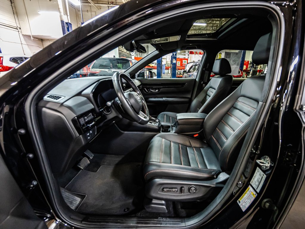 2025 Honda CR-V HYBRID TOURING in Montréal, Quebec - 21 - w1024h768px