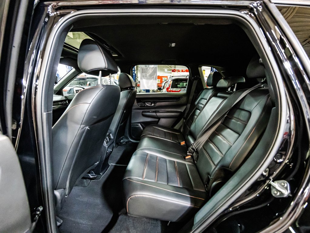 2025 Honda CR-V HYBRID TOURING in Montréal, Quebec - 14 - w1024h768px