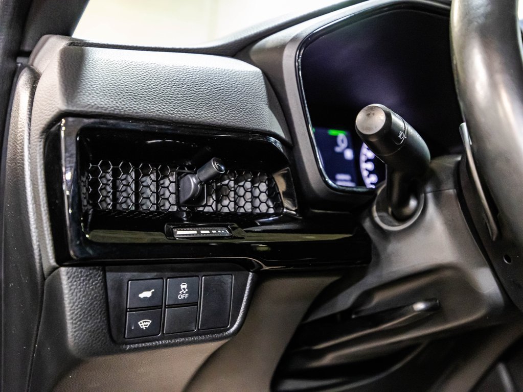 2025 Honda CR-V HYBRID TOURING in Montréal, Quebec - 23 - w1024h768px