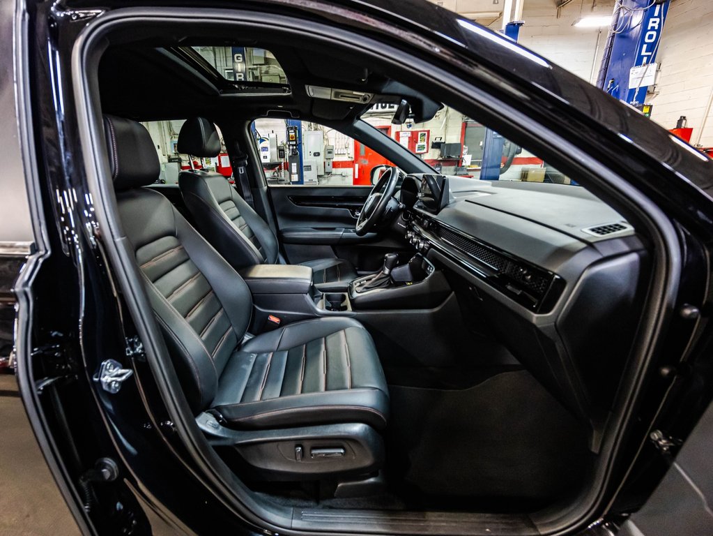 2025 Honda CR-V HYBRID TOURING in Montréal, Quebec - 19 - w1024h768px