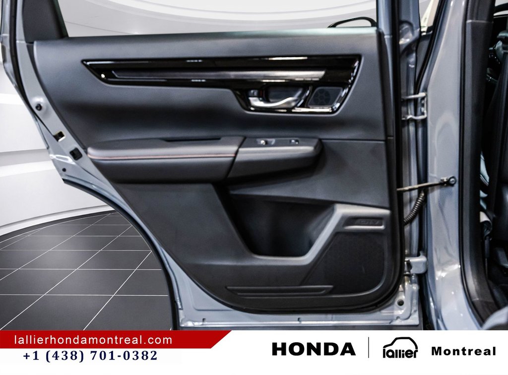 2025 Honda CR-V Hybrid Touring in Montréal, Quebec - 13 - w1024h768px
