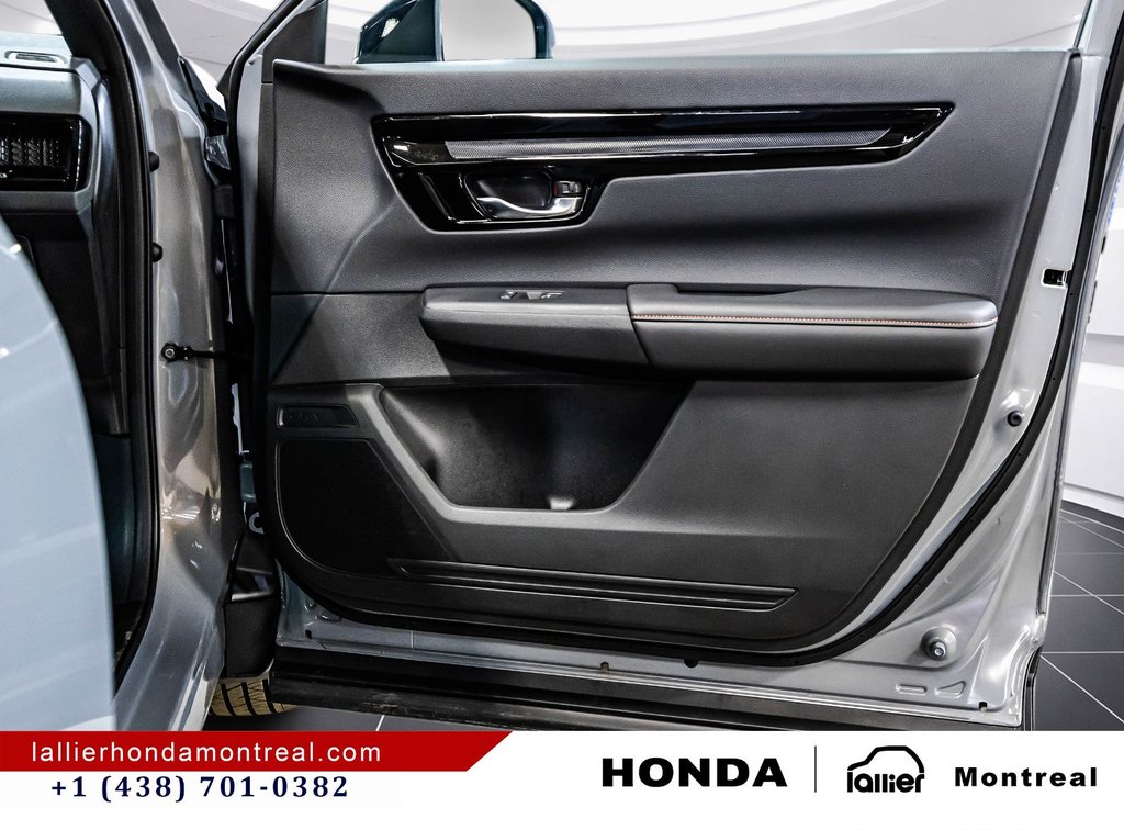 2025 Honda CR-V Hybrid Touring in Montréal, Quebec - 18 - w1024h768px