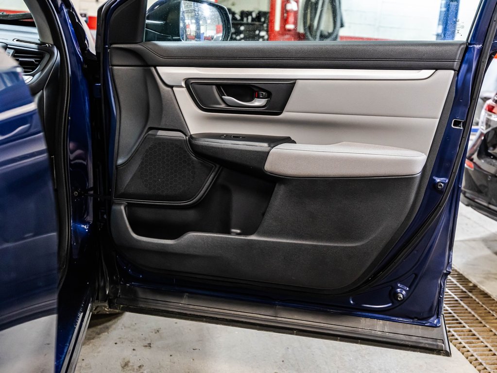2017 Honda CR-V LX in Montréal, Quebec - 16 - w1024h768px