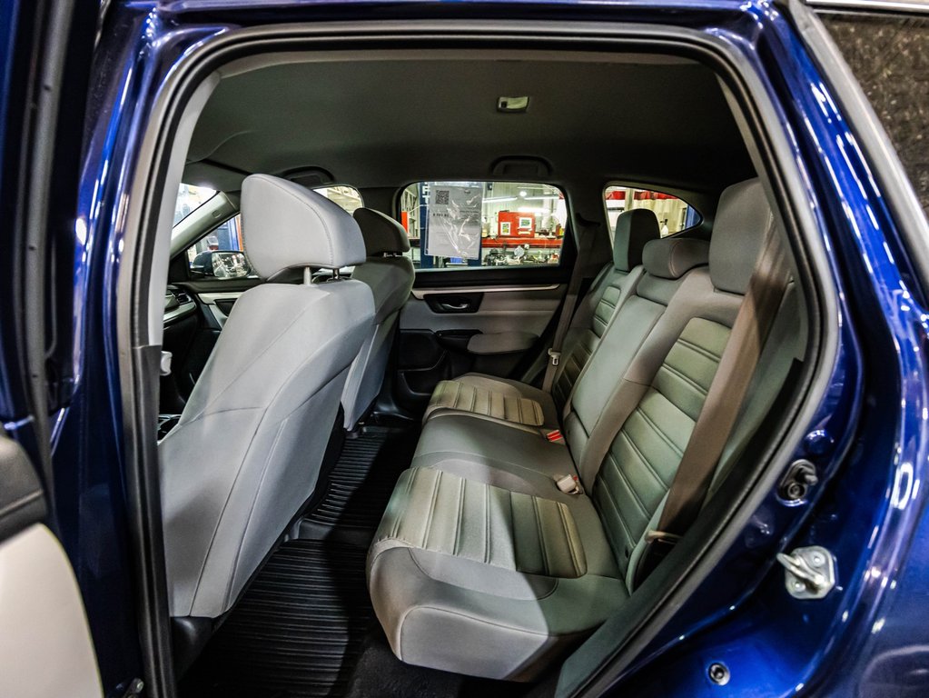 2017 Honda CR-V LX in Montréal, Quebec - 13 - w1024h768px