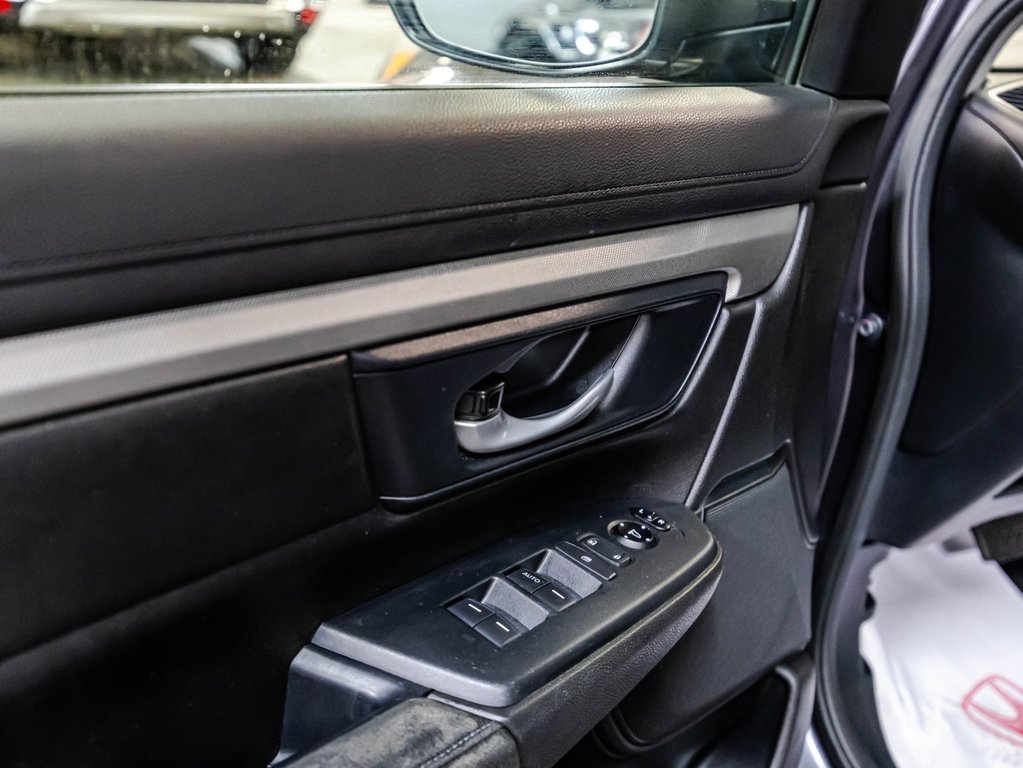 2017 Honda CR-V LX in , Quebec - 11 - w1024h768px