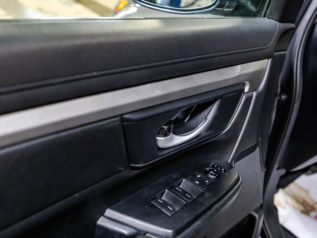 Honda CR-V LX 2017 à Montréal, Québec - 11 - w1024h768px
