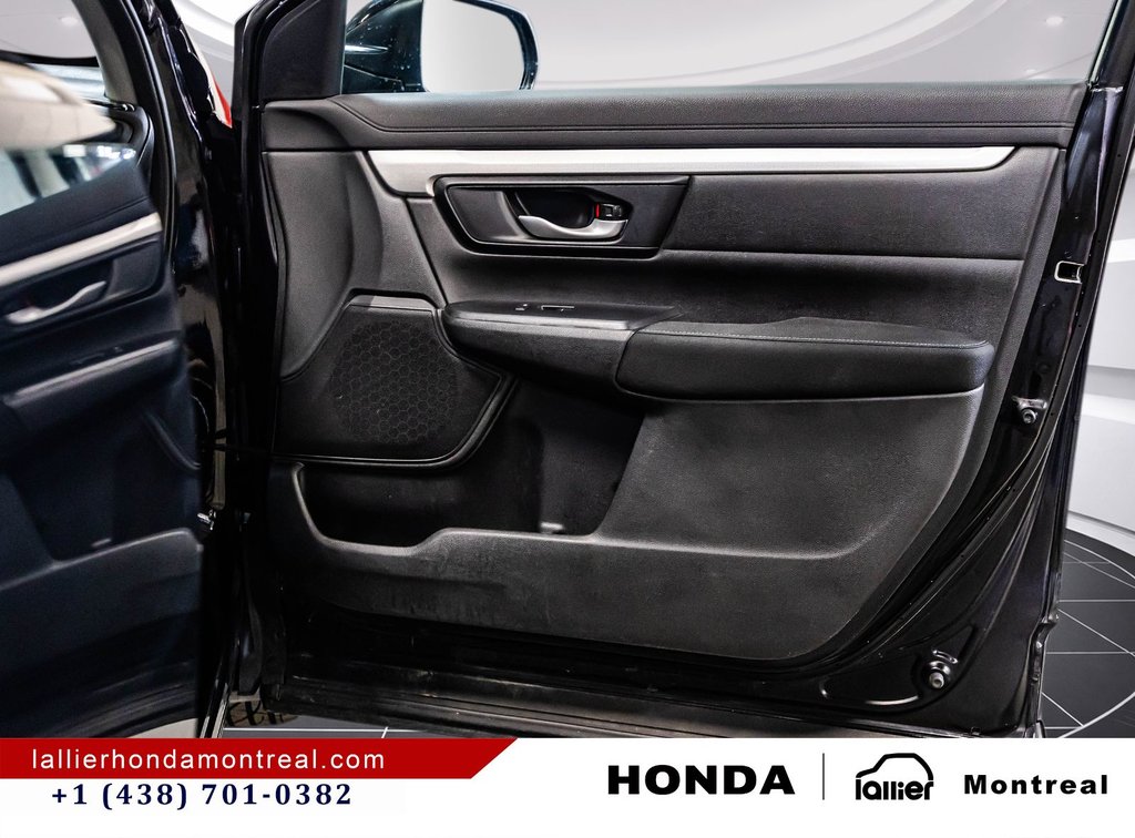 2017 Honda CR-V LX in Montréal, Quebec - 16 - w1024h768px