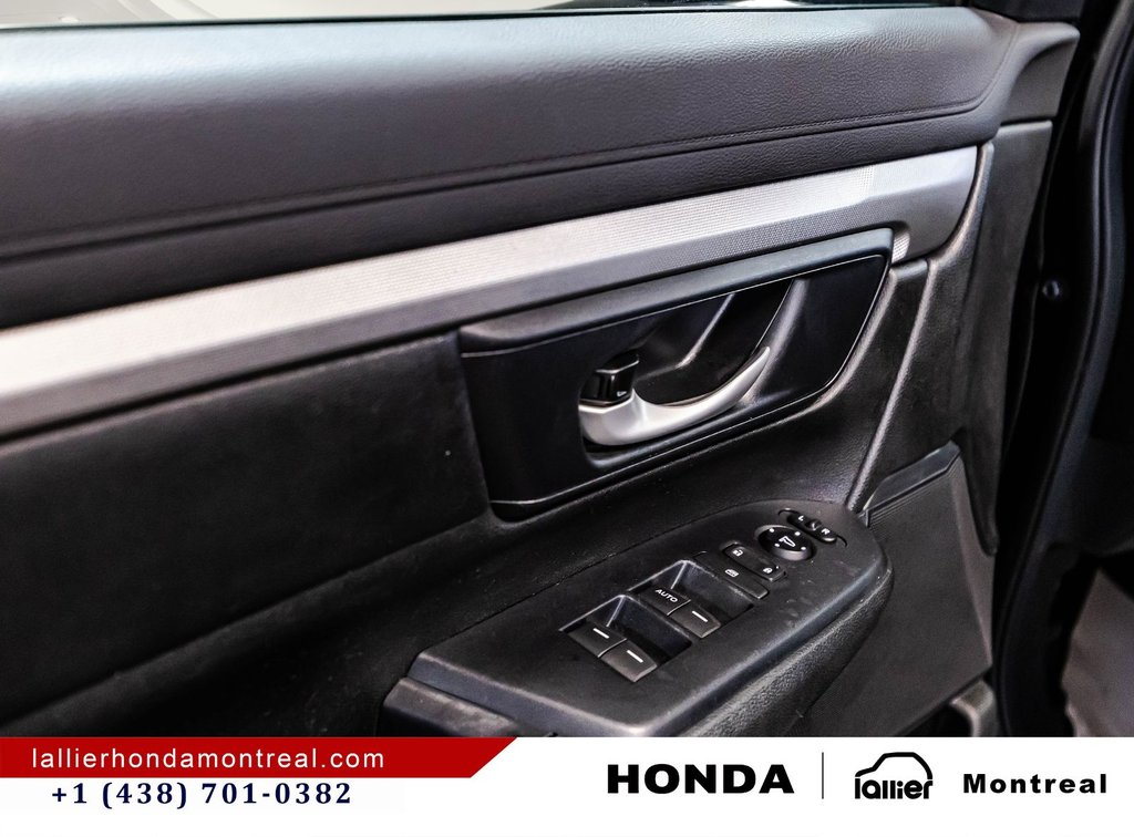 2017 Honda CR-V LX in Montréal, Quebec - 11 - w1024h768px