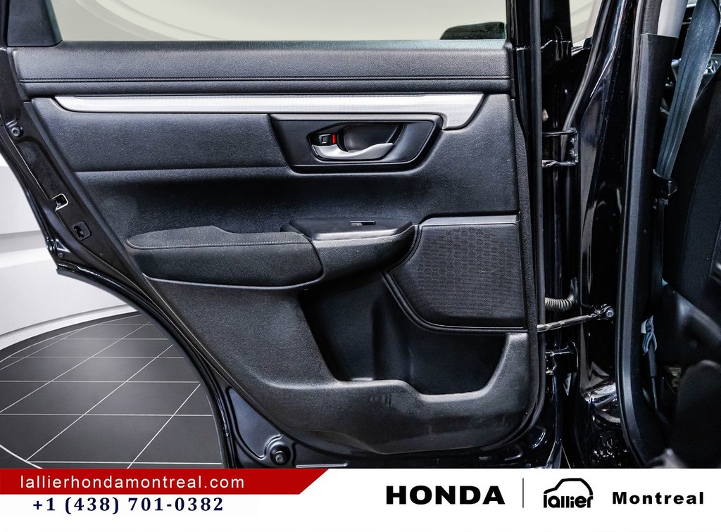 2017 Honda CR-V LX in Montréal, Quebec - 12 - w1024h768px