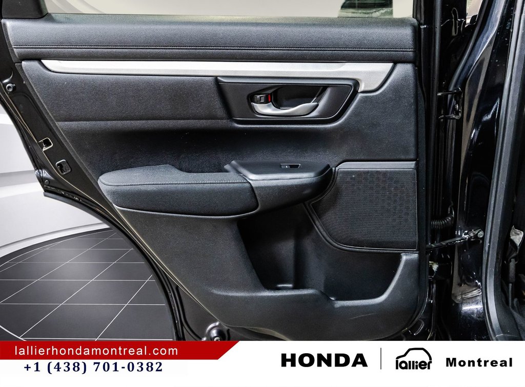 2017 Honda CR-V LX in Montréal, Quebec - 12 - w1024h768px
