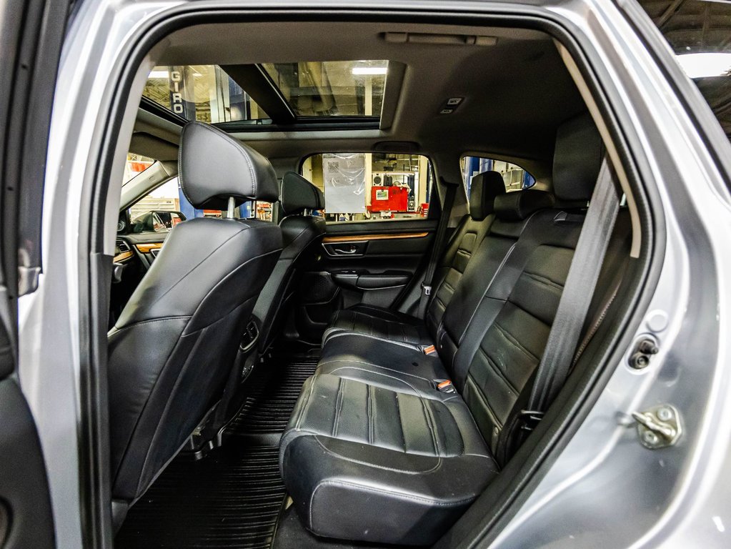 2018 Honda CR-V Touring in Montréal, Quebec - 14 - w1024h768px