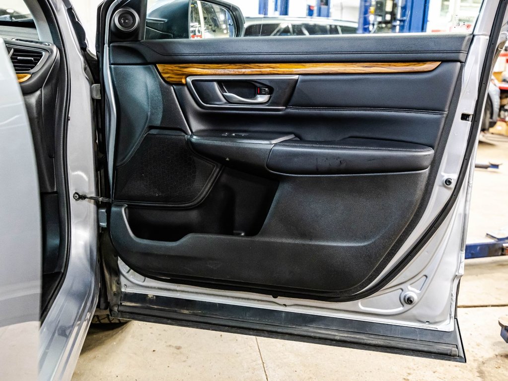 2018 Honda CR-V Touring in Montréal, Quebec - 18 - w1024h768px