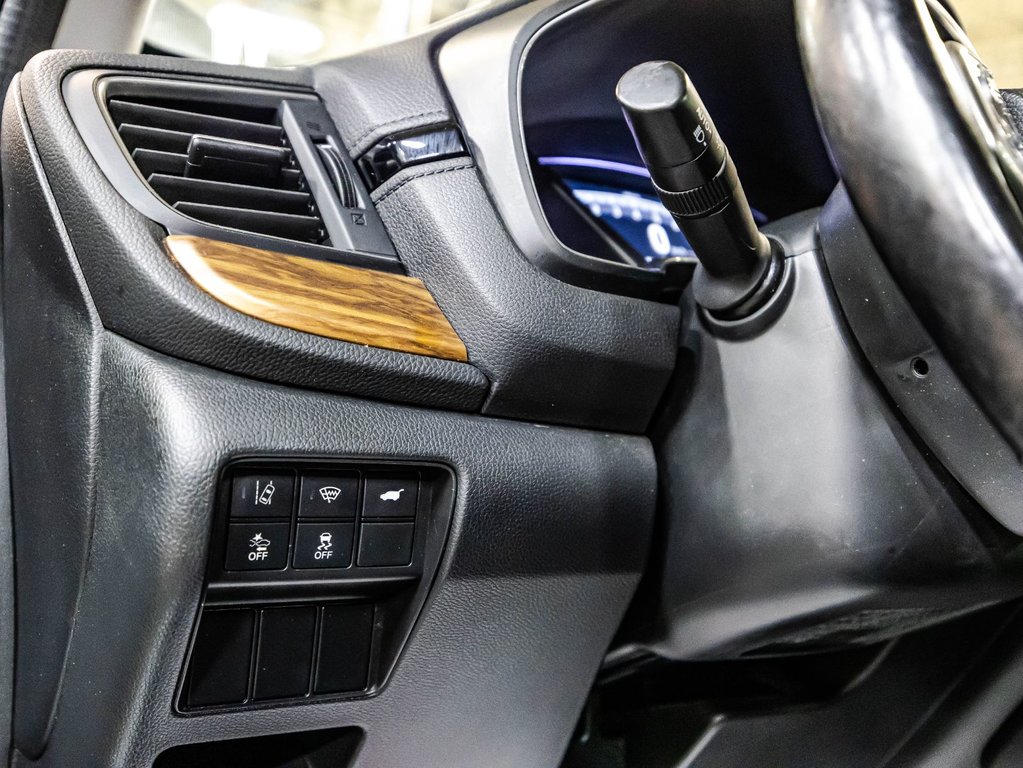 2018 Honda CR-V Touring in Montréal, Quebec - 23 - w1024h768px
