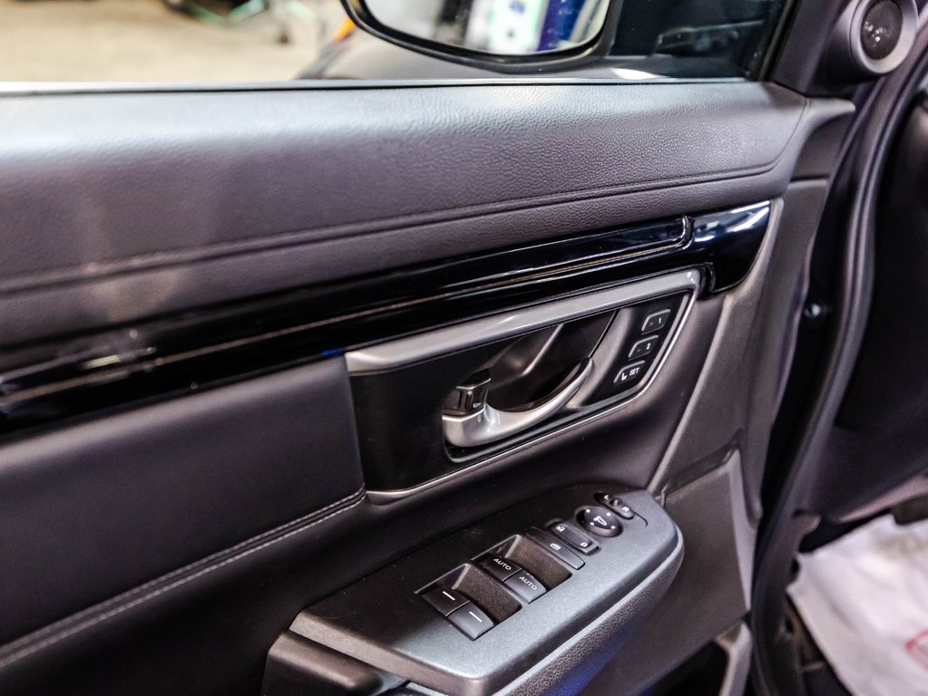 2018 Honda CR-V Touring in , Quebec - 11 - w1024h768px
