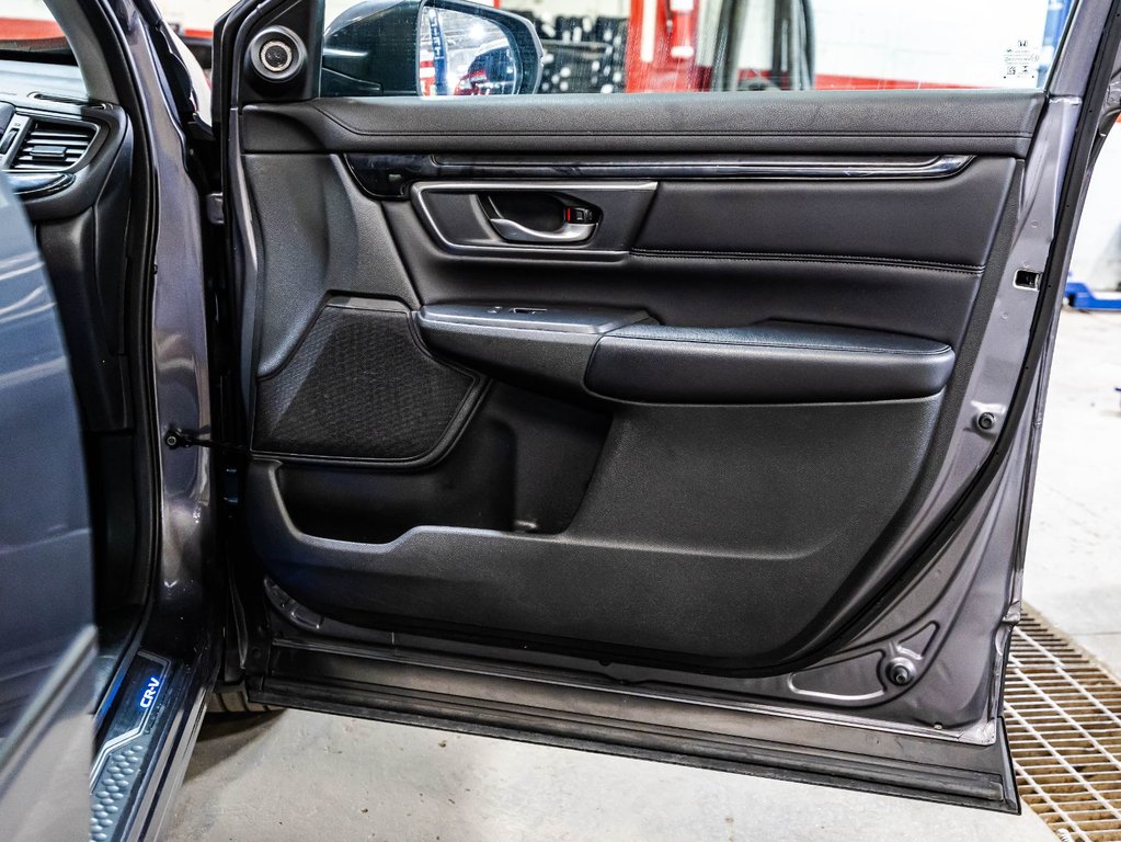 2018 Honda CR-V Touring in , Quebec - 18 - w1024h768px
