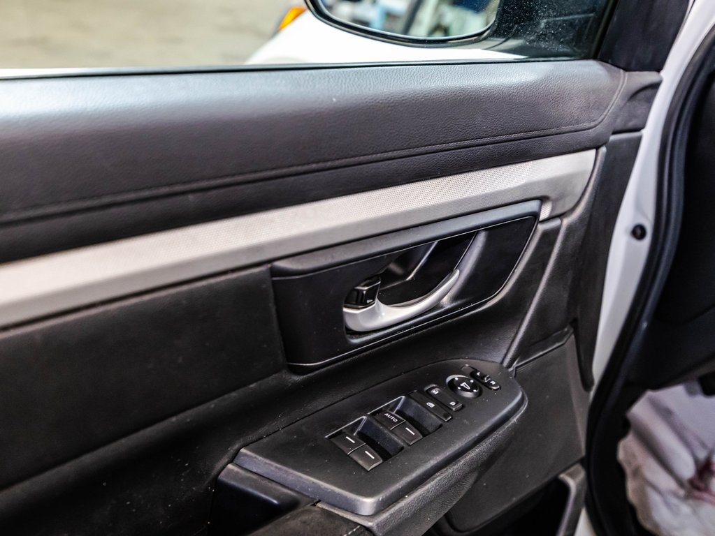 Honda CR-V LX 2018 à Montréal, Québec - 11 - w1024h768px