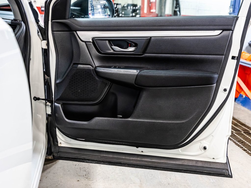 2018 Honda CR-V LX in Montréal, Quebec - 16 - w1024h768px